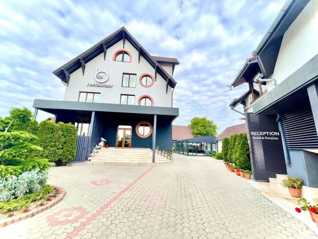 Hotel Bliss Sibiu Buitenkant foto